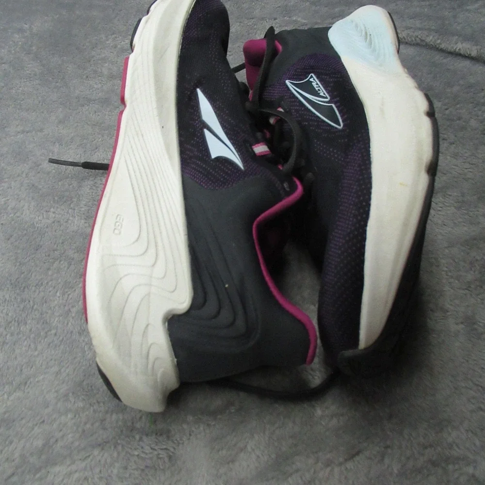 Altra couple blemish